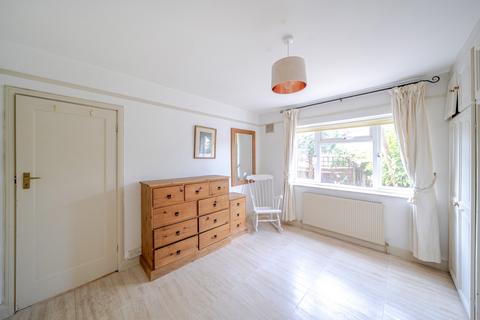 2 Queens Road, Wallington, SM6 0AG