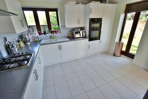 3 bedroom detached house for sale, Lake Farm Close, Ferndown, BH22