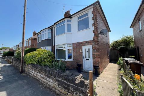 3 bedroom semi-detached house for sale - Middle Avenue, Loughborough LE11