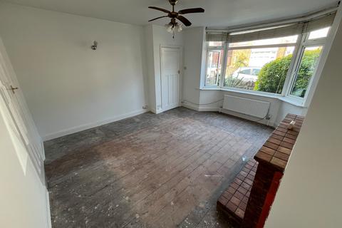 3 bedroom semi-detached house for sale, Middle Avenue, Loughborough LE11