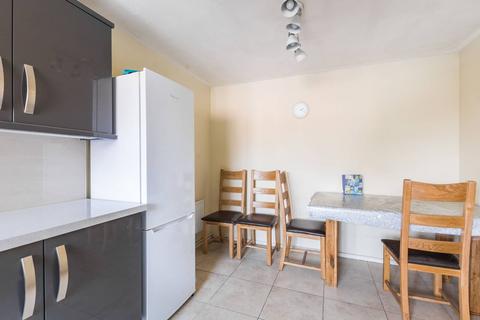 2 bedroom maisonette to rent, Fothergill Close, Plaistow, London, E13