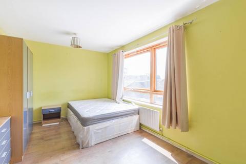 2 bedroom maisonette to rent, Fothergill Close, Plaistow, London, E13