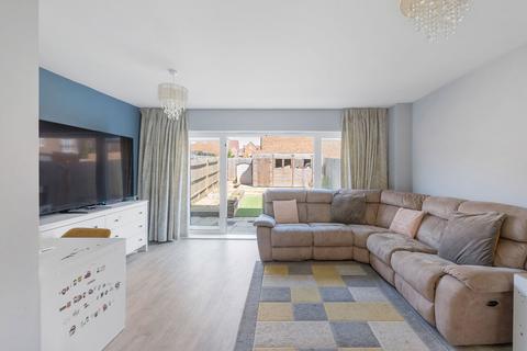3 bedroom semi-detached house for sale, Isabella Walk, Tadworth KT20