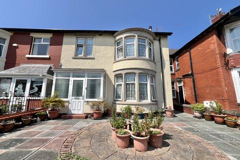 5 bedroom semi-detached house for sale, Bournemouth Road, South Shore FY4
