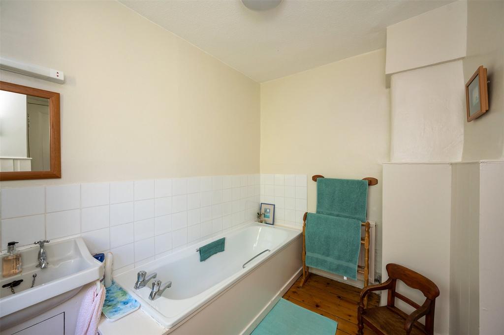 Gate Lodge Bathroom