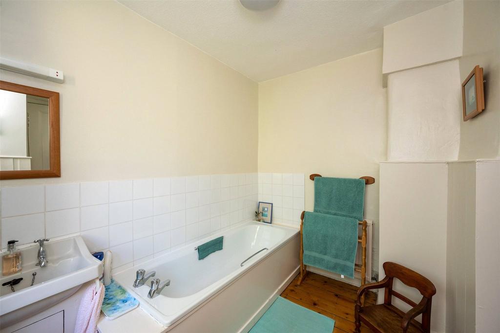 Gate Lodge Bathroom