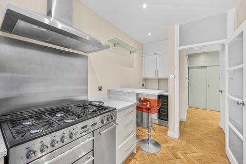 3 bedroom flat to rent, Cranfield House, 97-107 Southampton Row, London