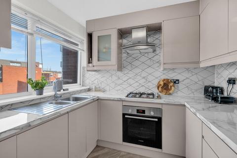 2 bedroom flat for sale, Links View, Cleanthus Close, Shooters Hill, SE18