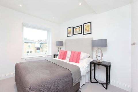 2 bedroom flat for sale, St. Martins Court, 140 Trinity Road, London