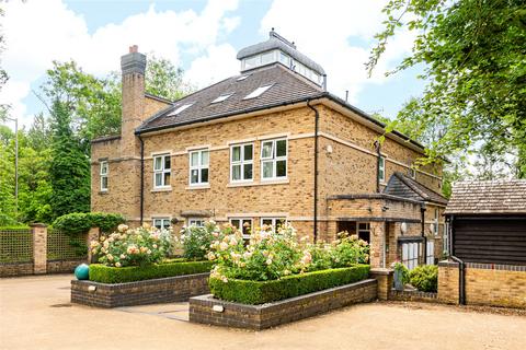 2 bedroom apartment for sale, Amersham Road, Hazlemere, High Wycombe, Buckinghamshire, HP15
