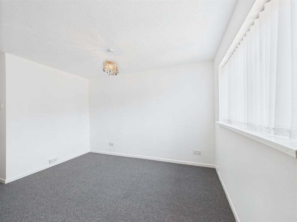 CAM02295 G0-PR0228-STILL013.jpg