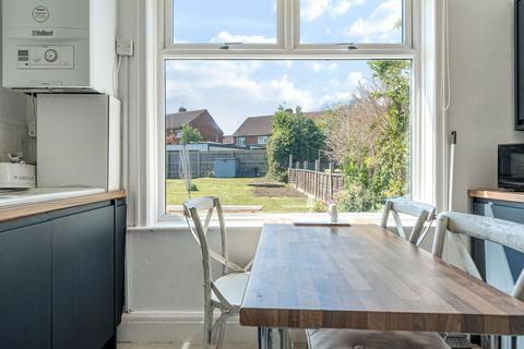 2 bedroom bungalow for sale, Broomhill Road, Somerset BS4