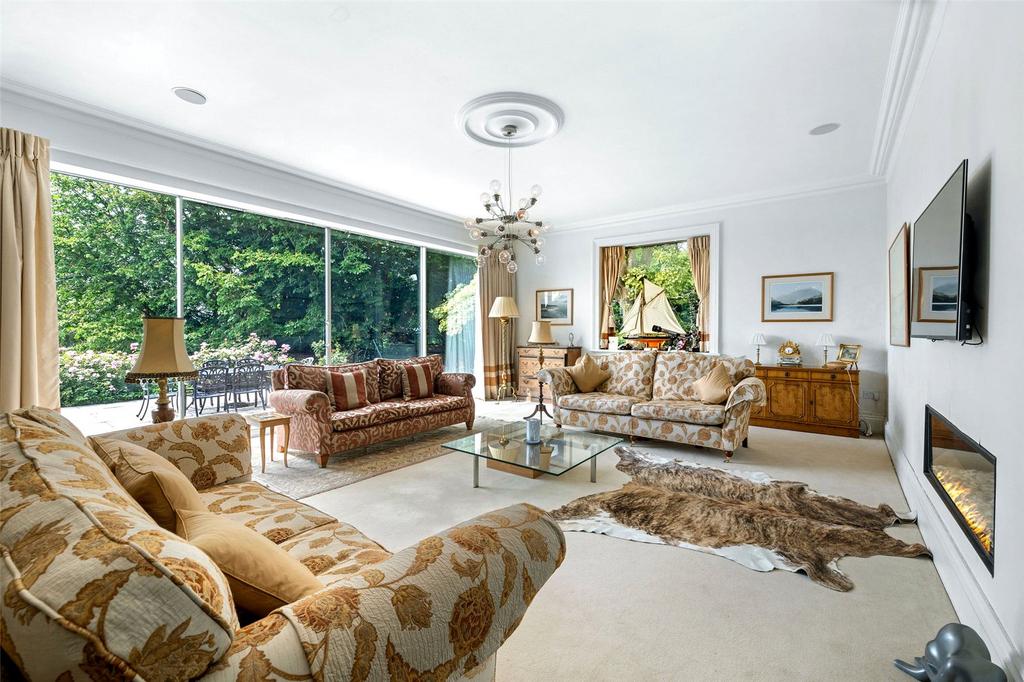 4 Reception Rooms