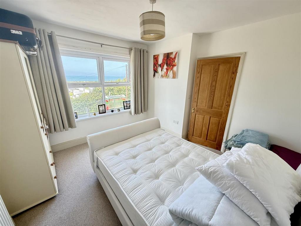 Front bedroom 1