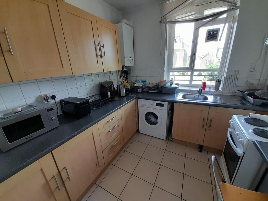 2. Kitchen 1.jpeg
