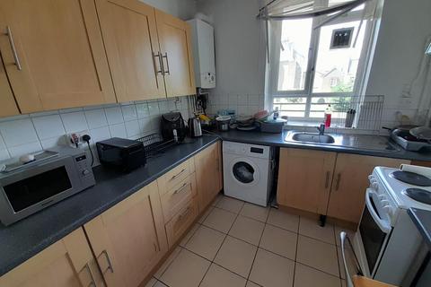 2 bedroom flat to rent, Lancaster Court, Fulham Road