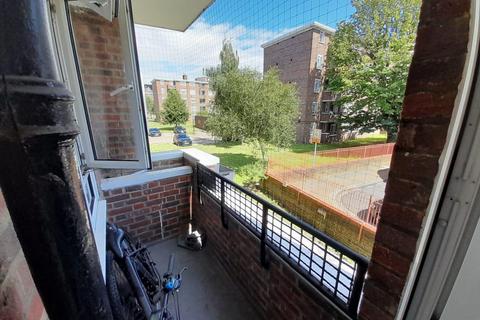 2 bedroom flat to rent, Lancaster Court, Fulham Road
