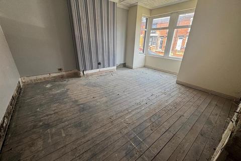 6 bedroom end of terrace house for sale, Burlington Road, Leeds