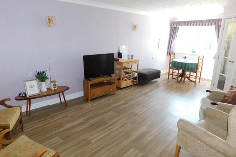 2 bedroom apartment for sale, Regency Crescent, Christchurch BH23