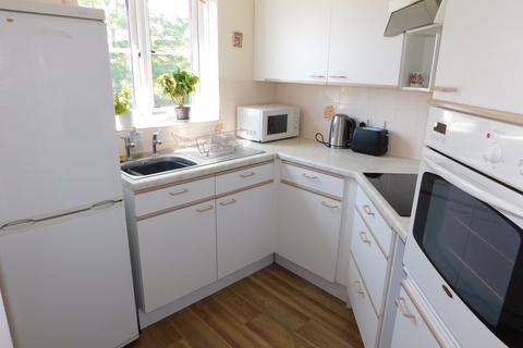 2 bedroom apartment for sale, Regency Crescent, Christchurch BH23