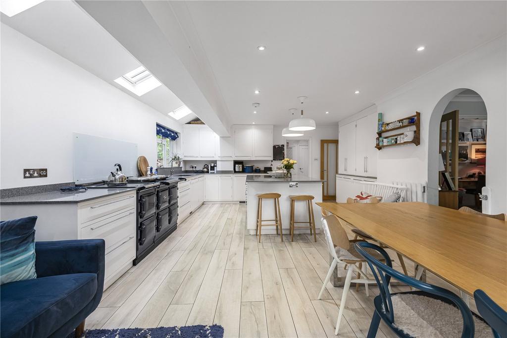 Kitchen/Dining Area