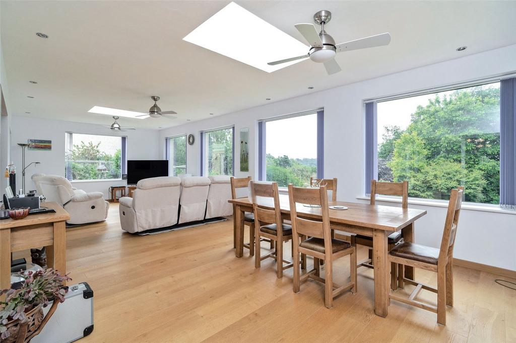 Sitting/Dining Room