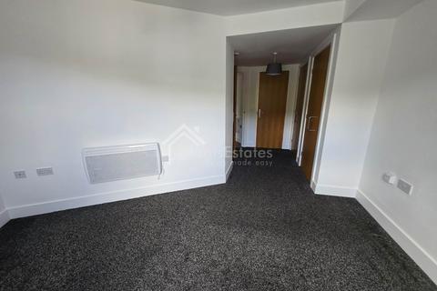 2 bedroom flat to rent, Ellis Court, Dewsbury