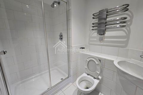 2 bedroom flat to rent, Ellis Court, Dewsbury