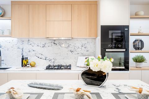 3 bedroom flat for sale, Lindrop Street, London, SW6