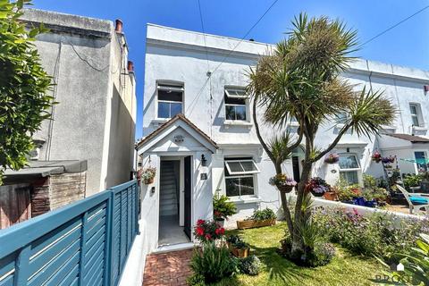 3 bedroom end of terrace house for sale, Warrior Square, Eastbourne BN22