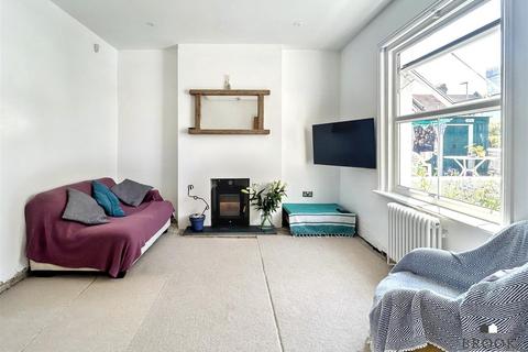 3 bedroom end of terrace house for sale, Warrior Square, Eastbourne BN22