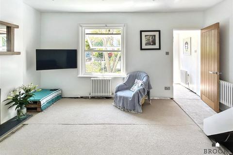 3 bedroom end of terrace house for sale, Warrior Square, Eastbourne BN22