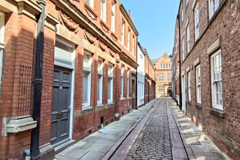 undefined, Bishop Lane, Hull HU1
