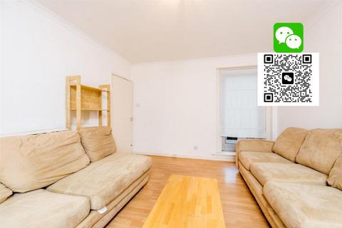 3 bedroom flat to rent, Parkgate Road, London SW11