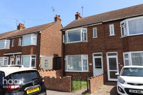2 bedroom end of terrace house for sale, Harps Avenue, Minster