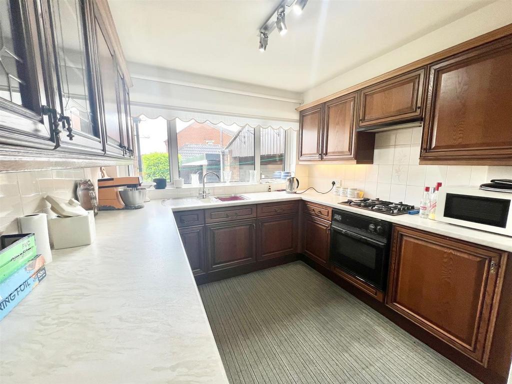 Bramleys Estate Agents - Mount Avenue - Outlane (1