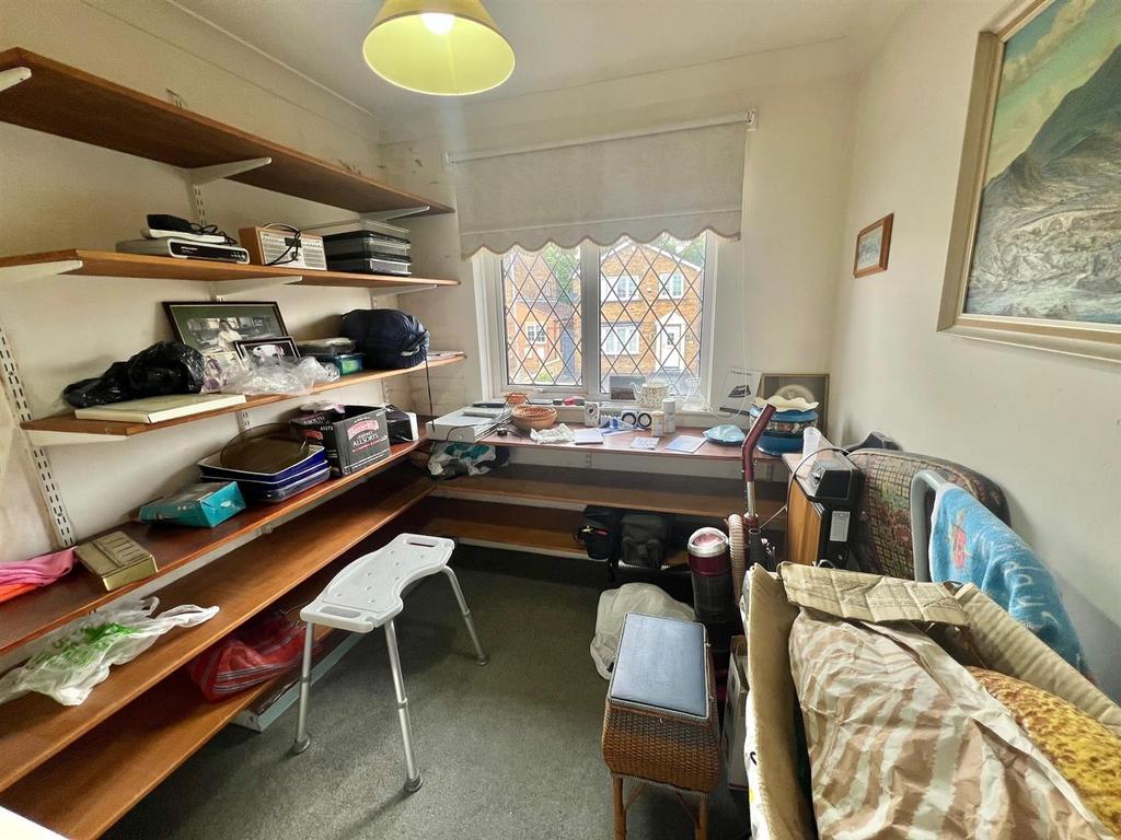 Bramleys Estate Agents - Mount Avenue - Outlane (5
