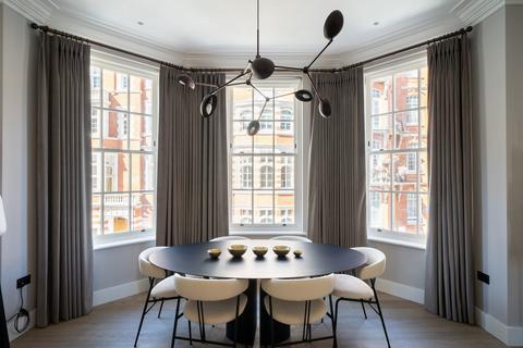 2 bedroom apartment for sale, Mount Street, London, W1K 2