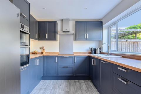 15 Crawley Crescent, Trowbridge, BA14 9SW
