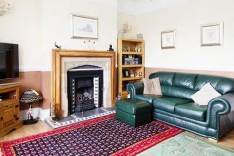 2 bedroom flat to rent, South Shields, Tyne and Wear, NE33