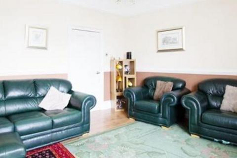 2 bedroom flat to rent, South Shields, Tyne and Wear, NE33