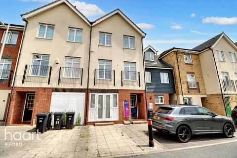 5 bedroom terraced house for sale, Blackthorn Road, Ilford