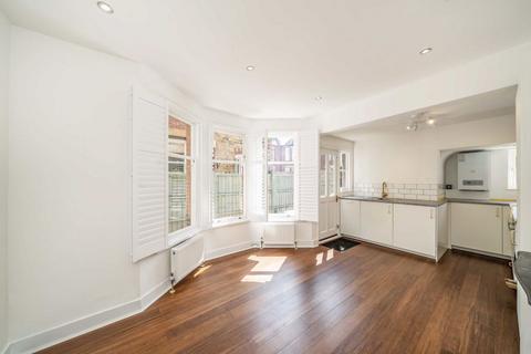 2 bedroom flat to rent, Cambray Road, London SW12