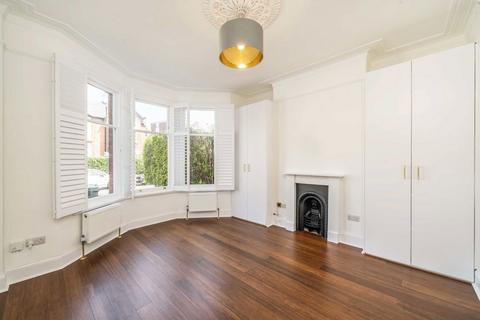 2 bedroom flat to rent, Cambray Road, London SW12