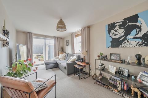 2a Moorend Crescent, Cheltenham, GL53 0EL