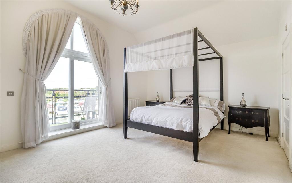 Principal Bedroom