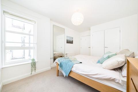 2 bedroom flat to rent, Bournemouth Road, London SE15