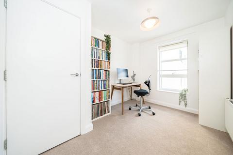 2 bedroom flat to rent, Bournemouth Road, London SE15