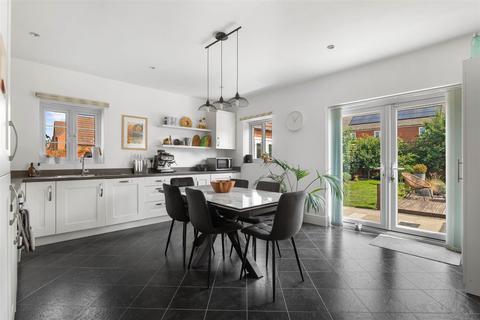 4 bedroom detached house for sale, Bosworth Avenue, Stratford-Upon-Avon