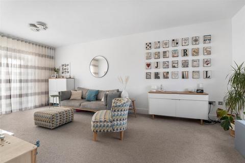 4 bedroom detached house for sale, Bosworth Avenue, Stratford-Upon-Avon